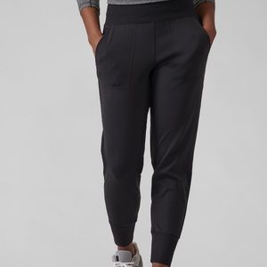 Athleta Venice Jogger, size M, Black